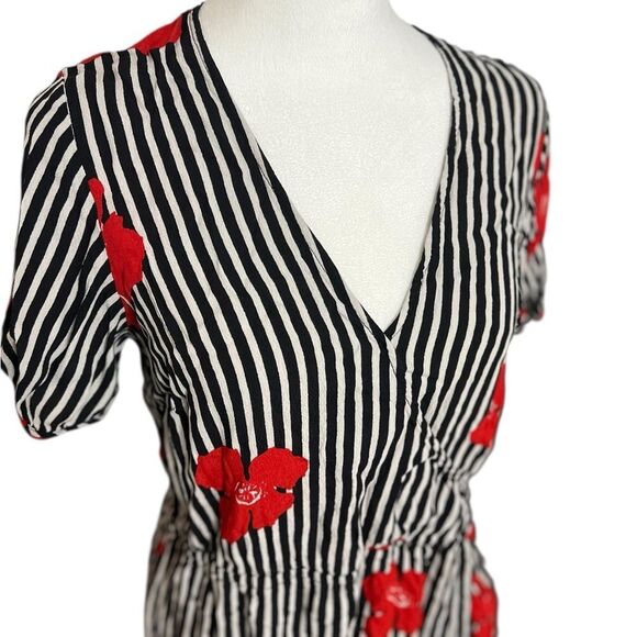 Madewell Ruffle-Wrap Dress in Candied
Orchids Medium 10 - Picture 8 of 13